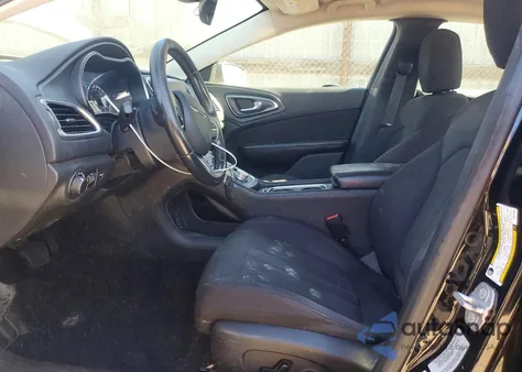 2015 Chrysler 200 Limited z USA, uszkodzony, nr VIN 1C3CCCAB7FN671266